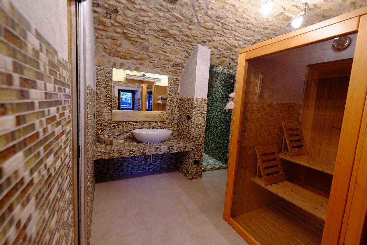 B&B La Corte Suites Саліче-Терме Екстер'єр фото